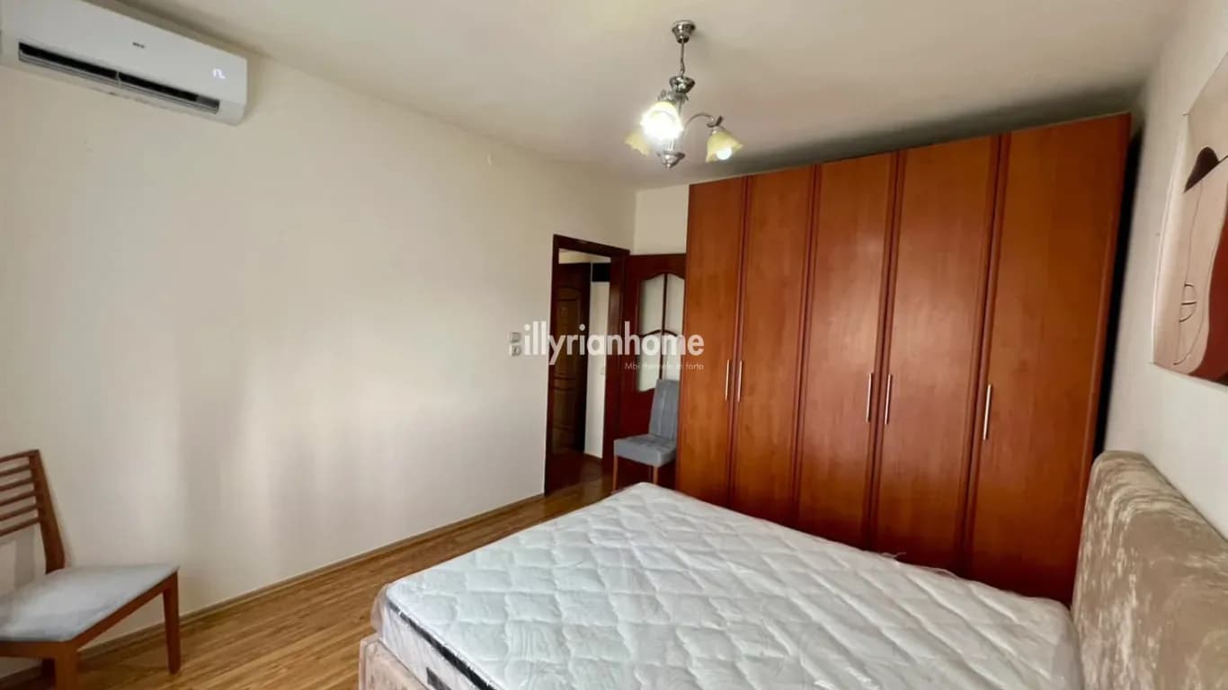 JEPET ME QIRA | APARTAMENT 2+1 ME MOBILIM TË RI | RRUGA E ELBASANIT, KRYQËZIMI I 7 XHUXHAVE 4
