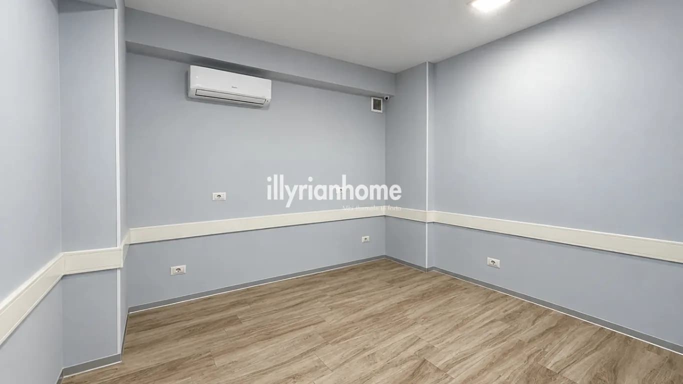 EKSKLUZIVE | JEPET ME QIRA AMBIENT ZYRE MODERN – PËRBALLË MATERNITETIT TË RI “KOÇO GLOZHENI”, TIRANË 3