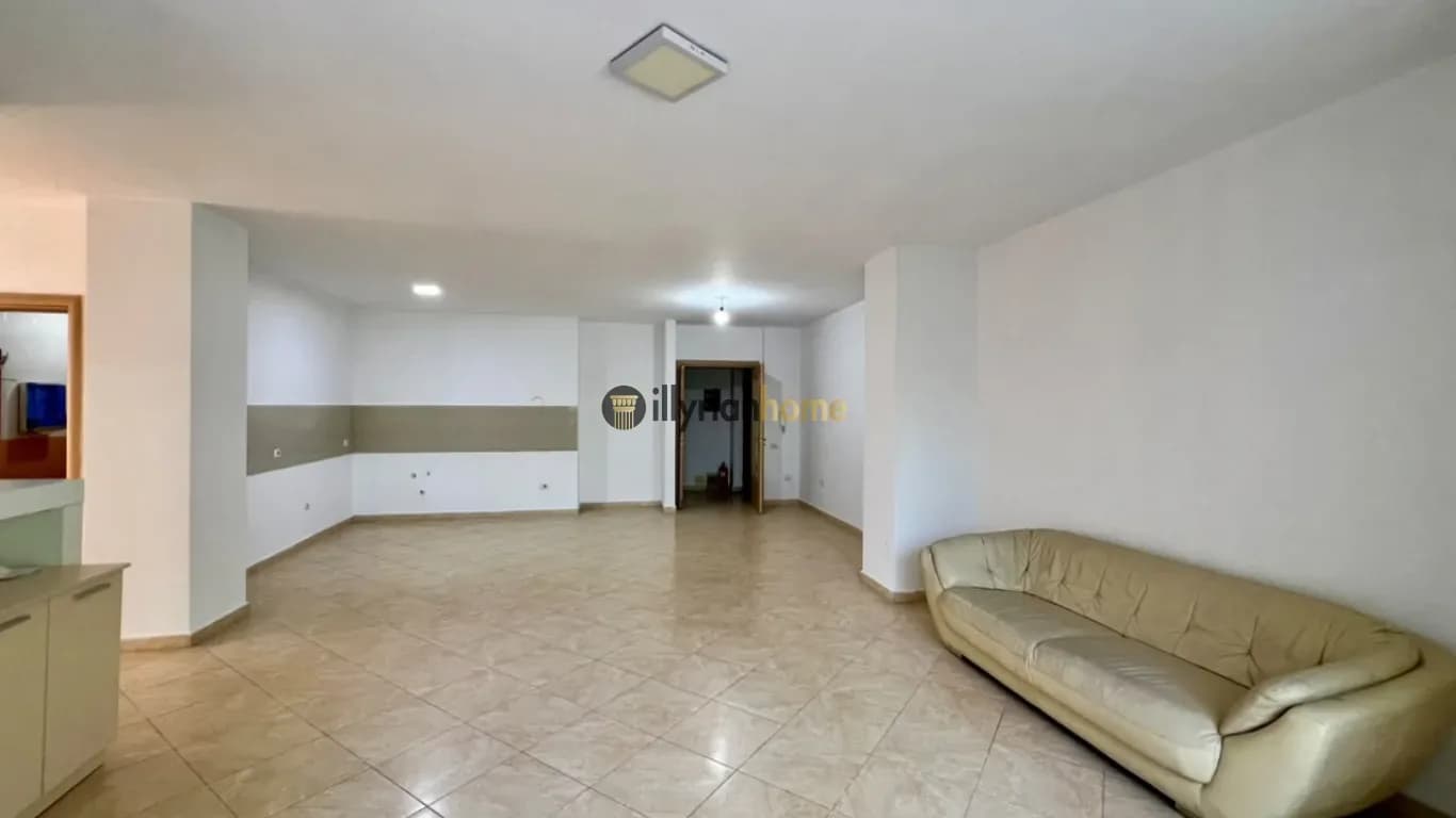 QIRA | APARTAMENT 3+1 , GJIMNAZI "PARTIZANI"-TIRANË 2