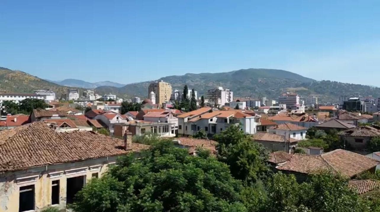2 Godina Ekskluzive në Shitje nga IllyrianHome në Zonën Historike të Elbasanit 2