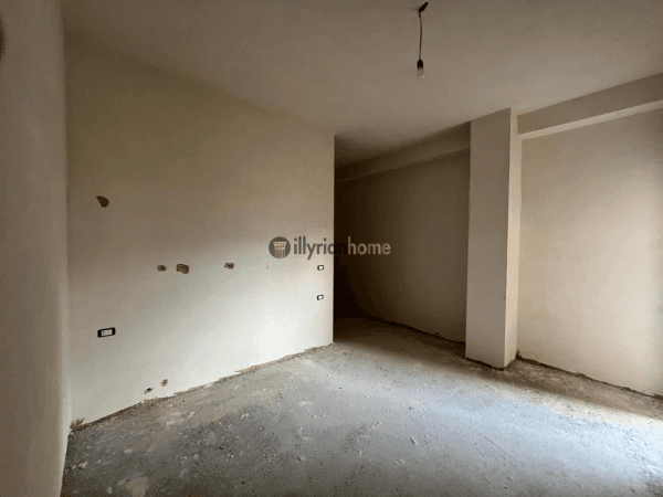 Shitet Apartament 2+1+2 Tualete, Laprakë, Tiranë 2