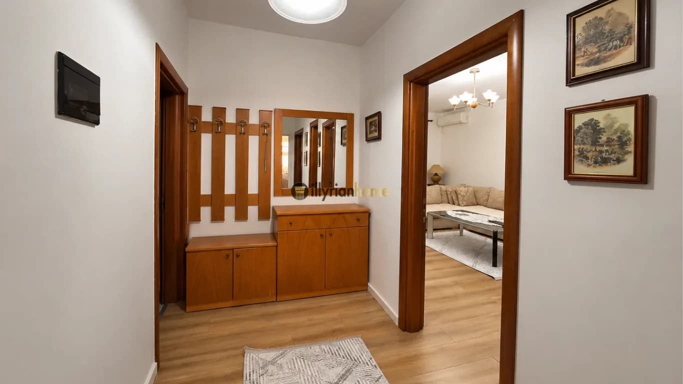 EKSKLUZIVE | Qira, Apartament 2+1 midis Myslym Shyrit dhe Rrugës së Kavajës