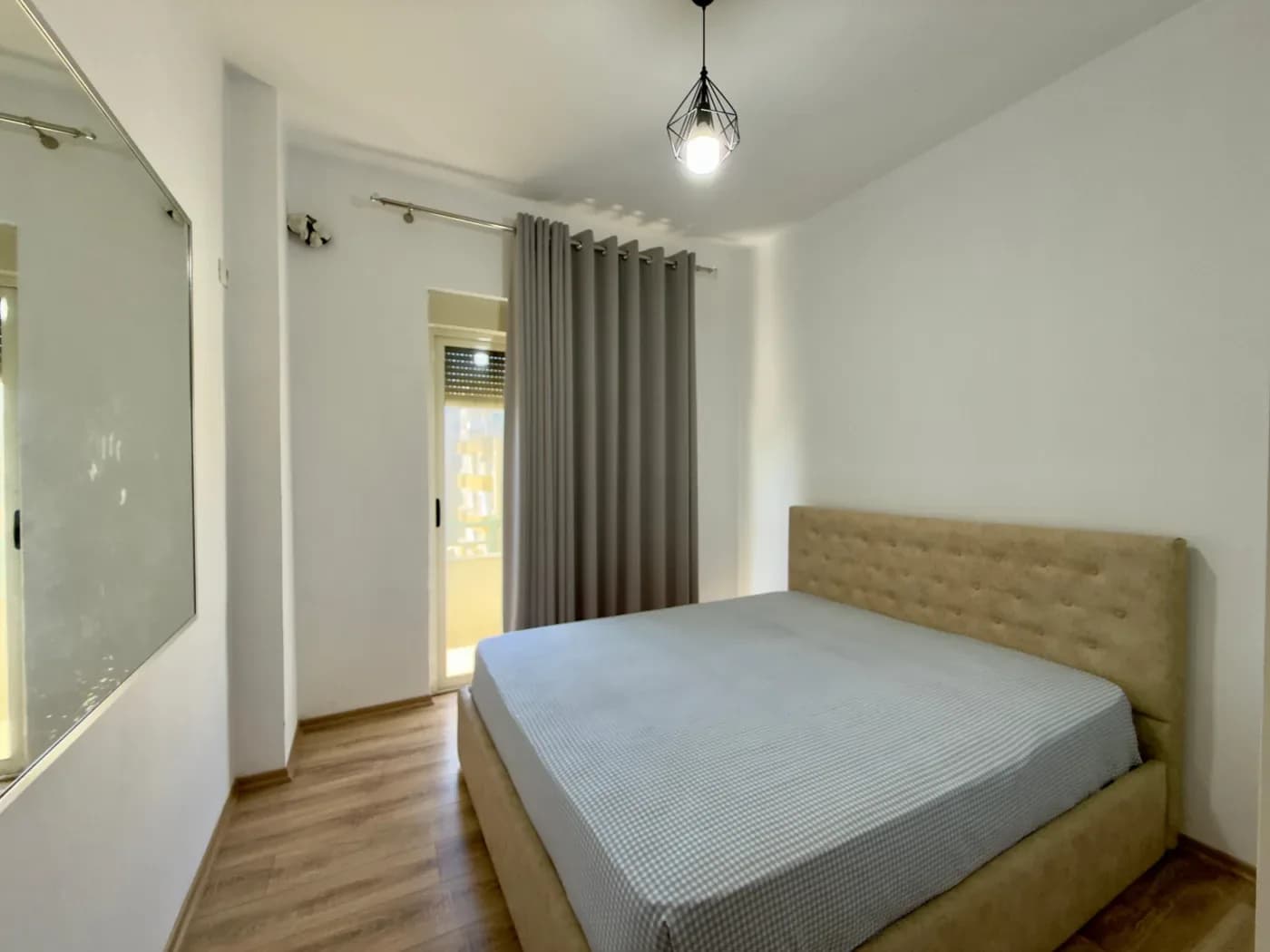 EKSKLUZIVE | Shitet Apartament 1+1 me Ballkon të Madh | Golem, Durrës
