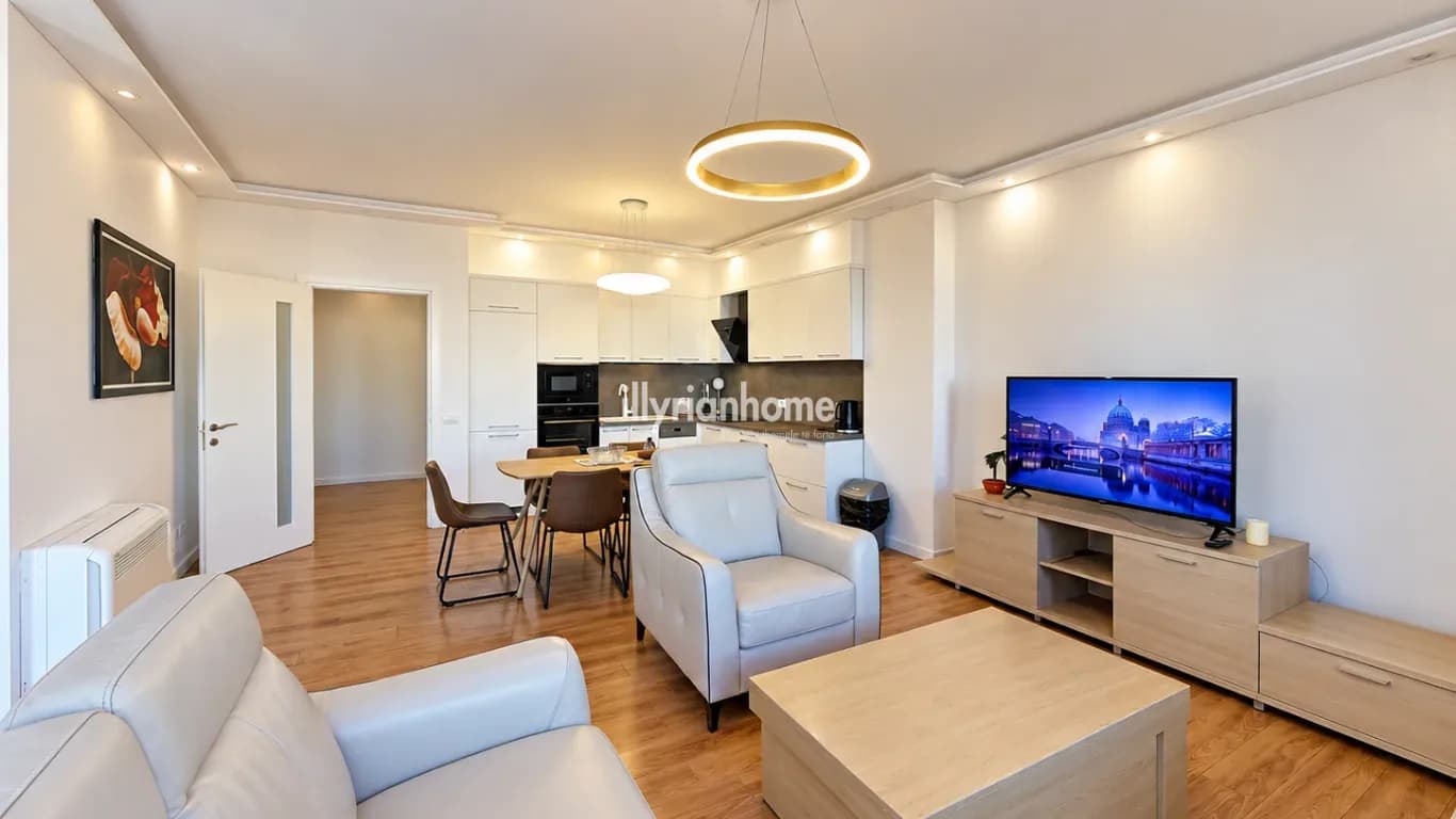 QIRA | APARTAMENT 2+1 | PËRBALLË TOPTANIT - KOMODITET DHE LOKACION I PREFERUAR 2