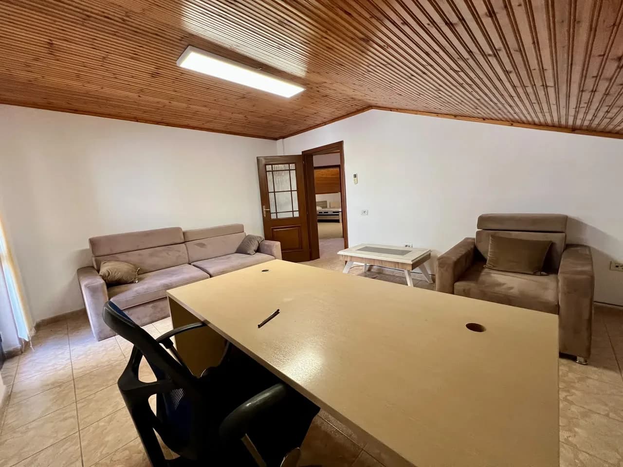 Qira, Papafingo 3+1+Verandë , ”Pazari i Ri”, Tiranë. 2
