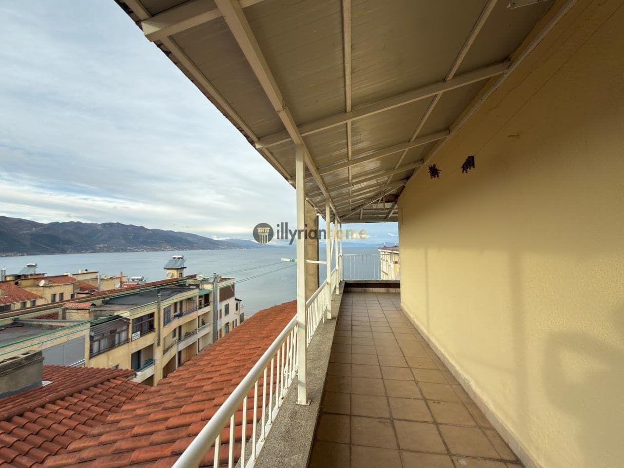 Shitet Apartament 2+1, Pranë Liqenit, Pogradec 4