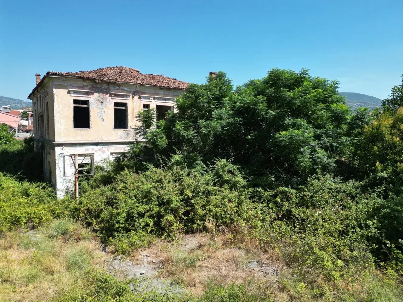 2 Godina Ekskluzive në Shitje nga IllyrianHome në Zonën Historike të Elbasanit 3