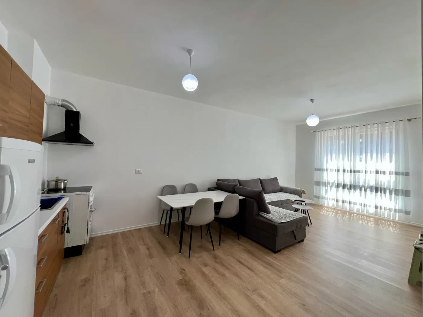 Qira, Apartament 2+1, ”Paskuqan”, Tiranë.