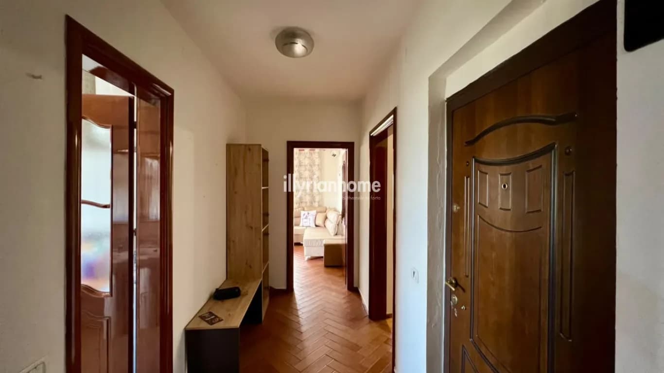 JEPET ME QIRA | APARTAMENT 2+1 ME MOBILIM TË RI | RRUGA E ELBASANIT, KRYQËZIMI I 7 XHUXHAVE 3