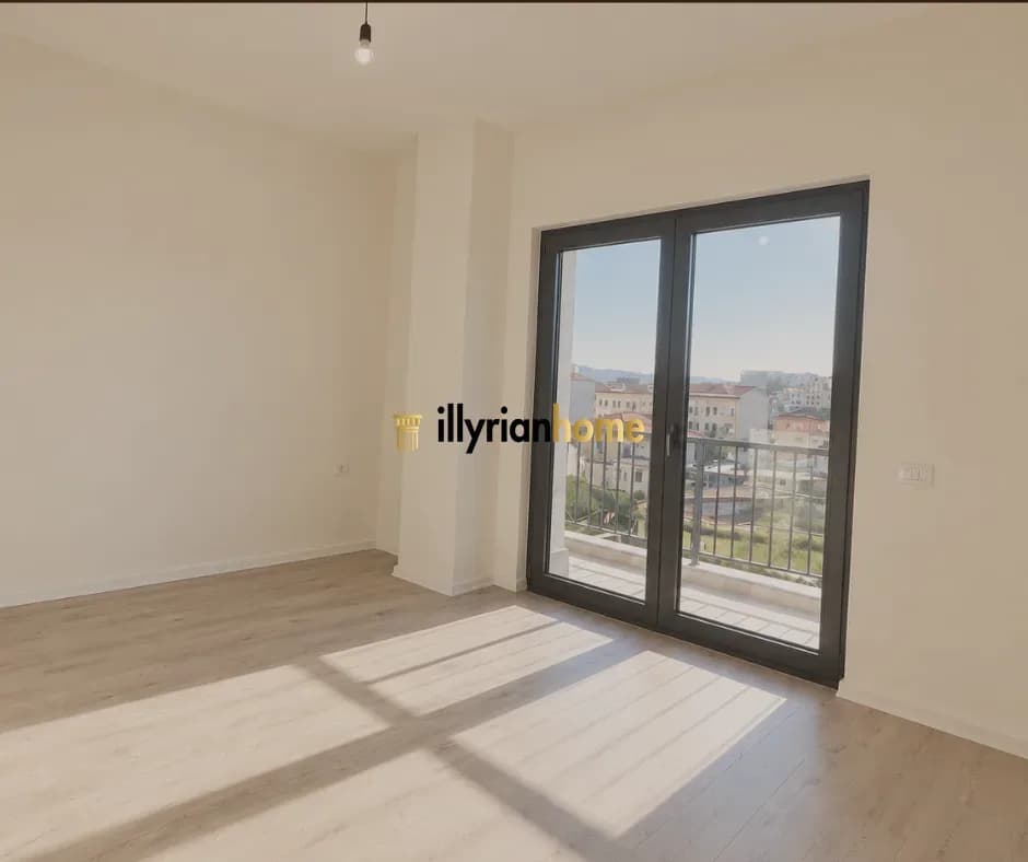 QIRA | APARTAMENT 2+1+2 – RRUGA E BARRIKADAVE, PRANË SHKOLLËS “LIDHJA E PRIZRENIT” 3