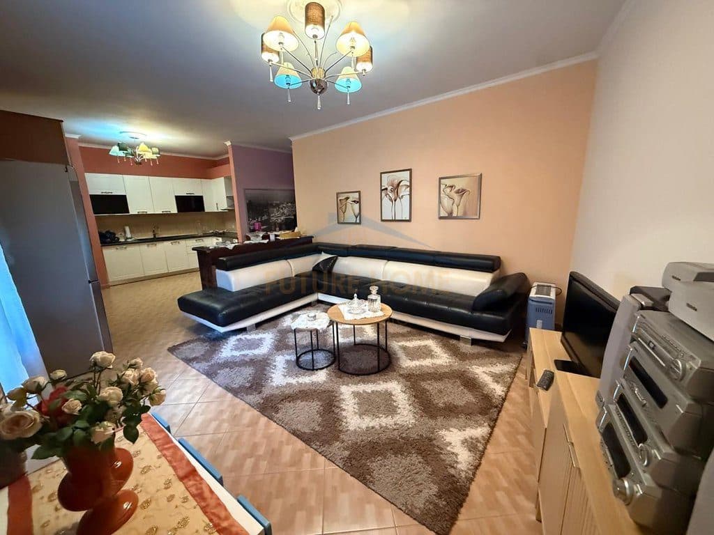 Shitet, Apartament 2+1+2, Shkozë