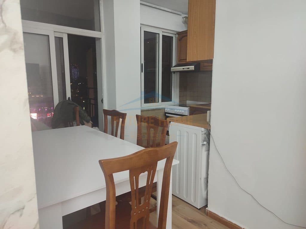 Qera, Apartament 1+1, Komuna e Parisit, Tiranë 3