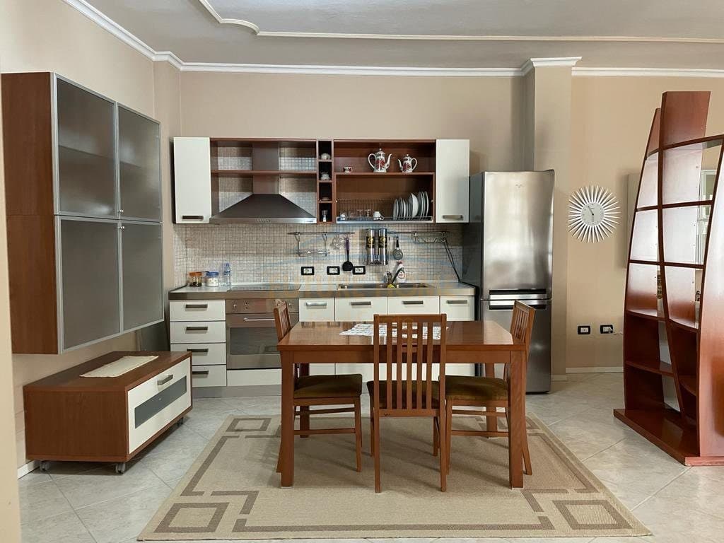 Qera, Apartament 3+1+2, Rruga Bardhok Biba, Qendër, Tiranë 3