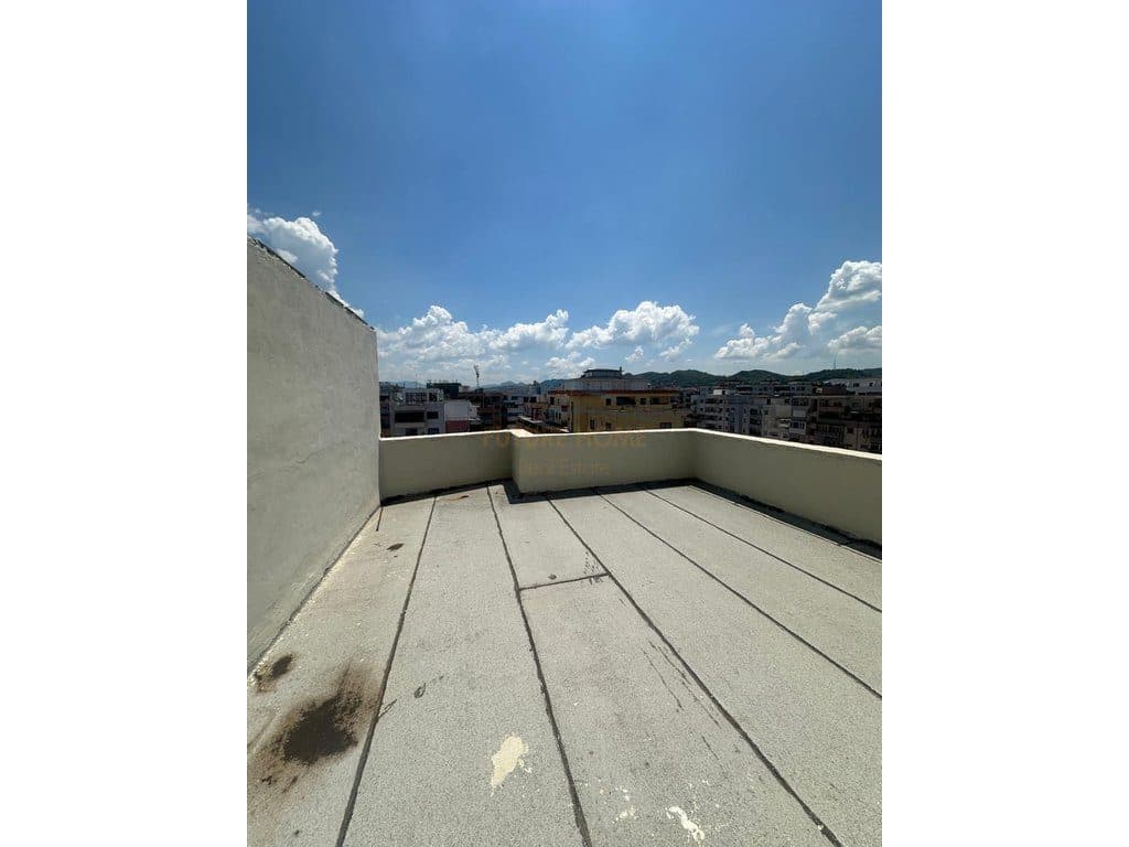 Shitet, Apartament 2+1+Verandë, Unaza e Re 4