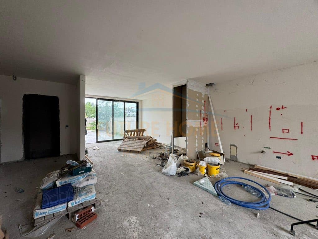 Shitet, Vilë 3-Katëshe+ 1 Kat Nëntokë, Primavera Residence, Mjull Bathore 4