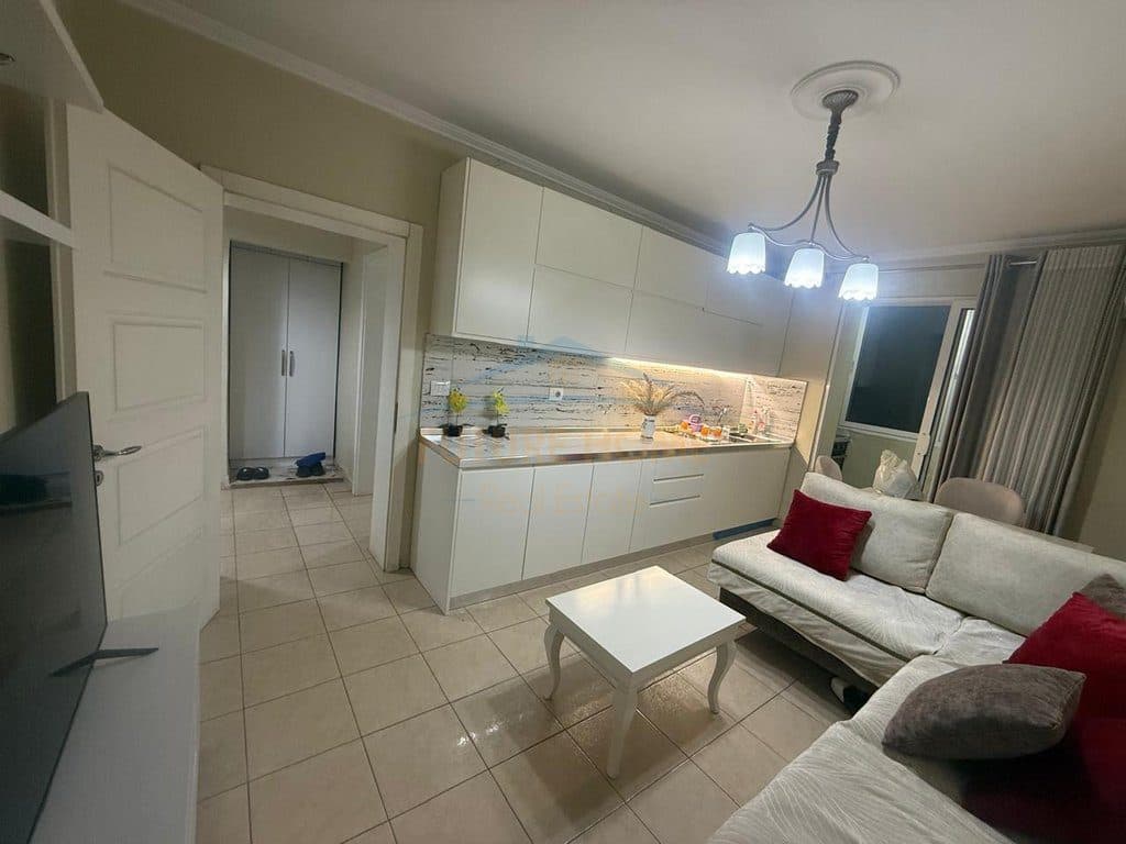 Qera, Apartament 2+1, Rruga Ferit Xhajko 2