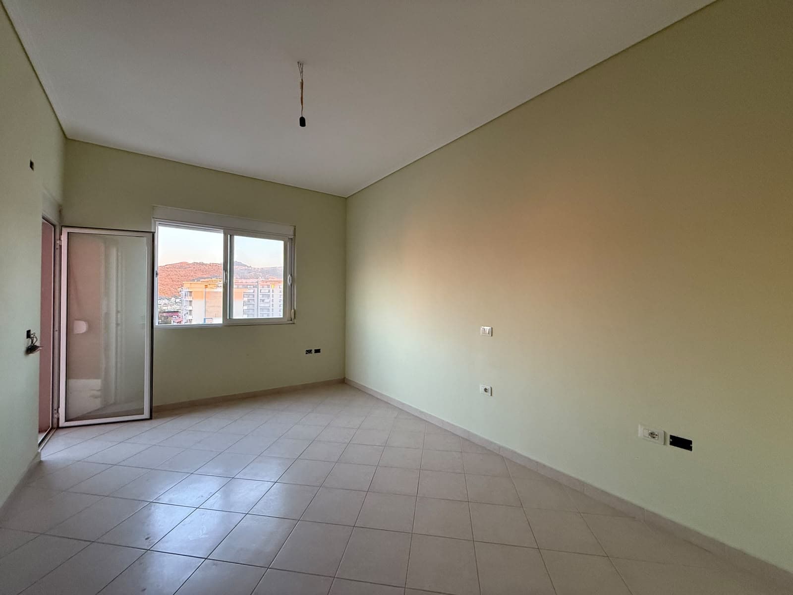 🏠 SHITET APARTAMENT 1+1 NË VLORË. 4