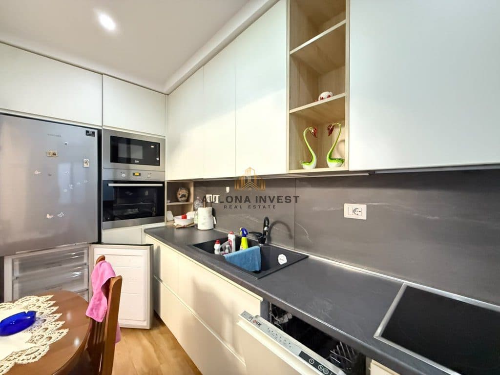 APARTAMENT 1+1 ME QERA AFATGJATE – SHKOLLA "Jani Minga", VLORË.