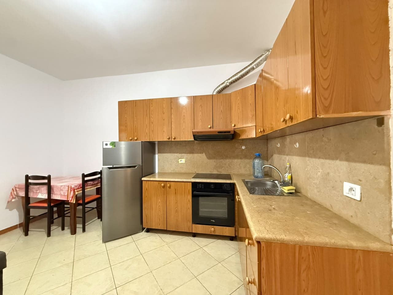 APARTAMENT ME QERA AFATGJATË – PORTI,VLORE 3