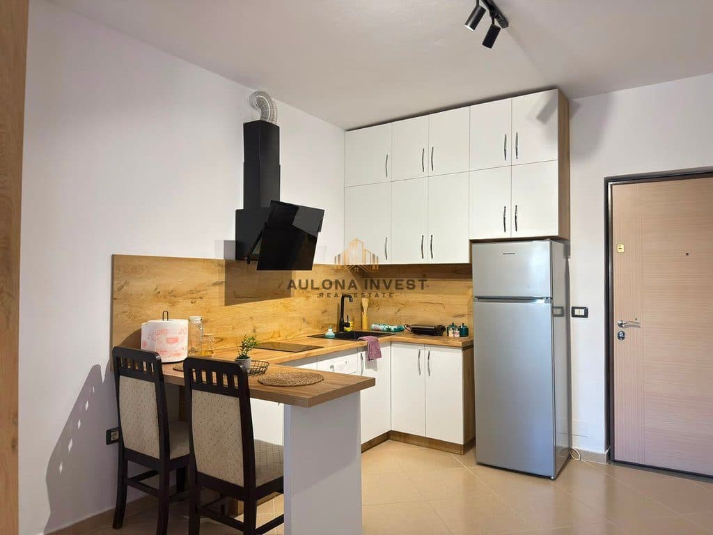 STUDIO ME QERA AFATGJATË – LUNGOMARE,VLORE 3
