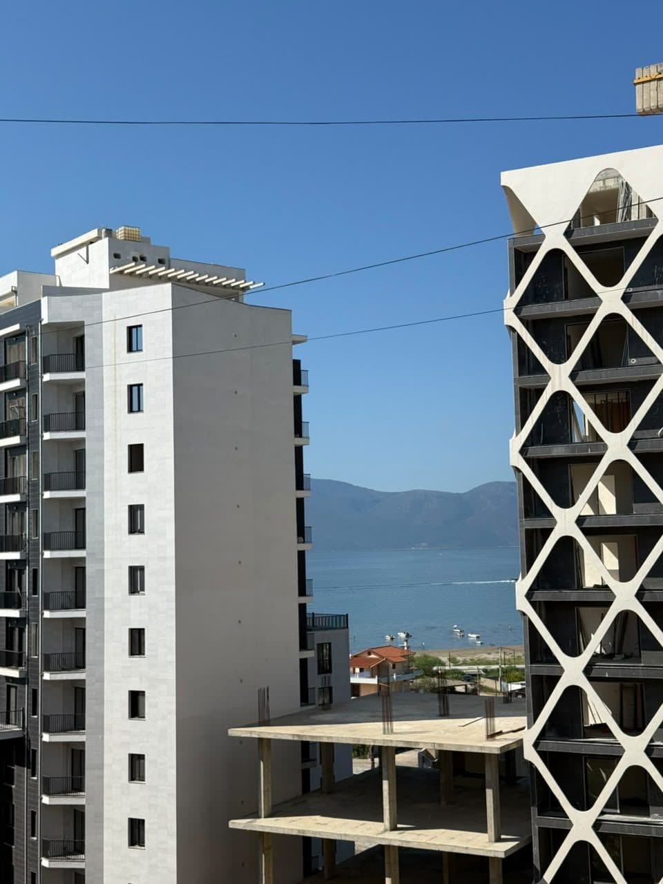 APARTAMENT ME QERA AFATGJATË – PORTI,VLORE
