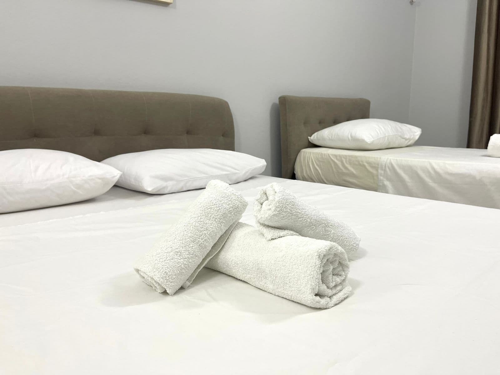 STUDIO ME QERA AFATGJATË – KALAJA,VLORE 4