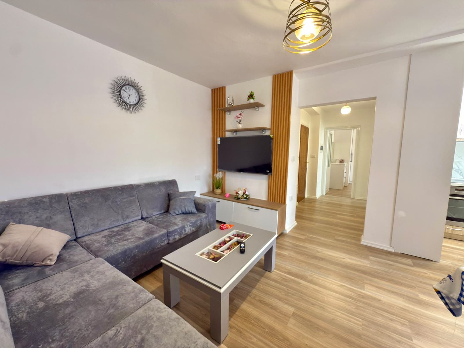 SHITET APARTAMENT 1+1 – SHKOLLA "LEF SALLATA", VLORË.