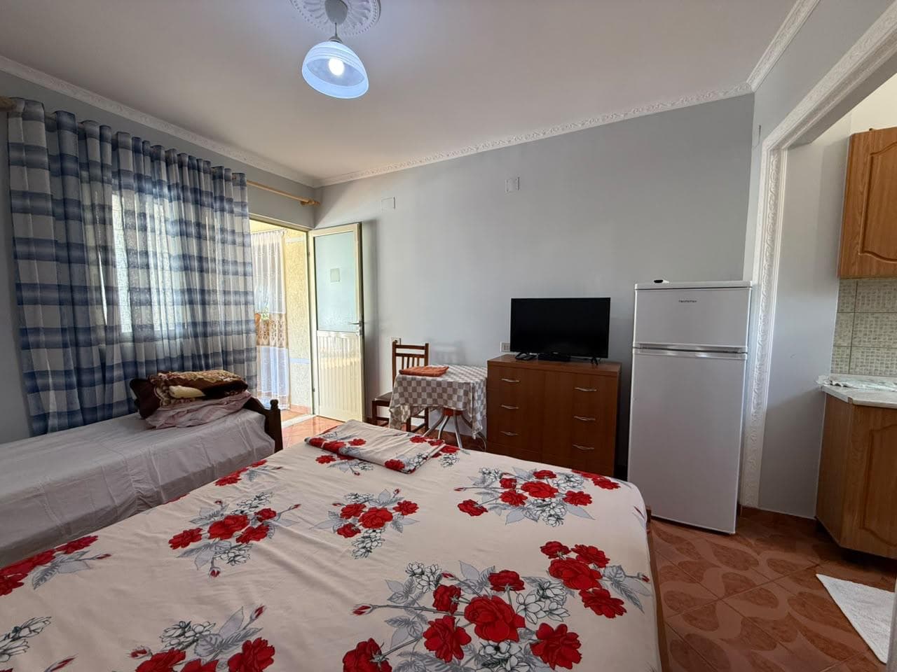 🏠 JEPET STUDIO ME QIRA AFATGJATE – VLORË. 2