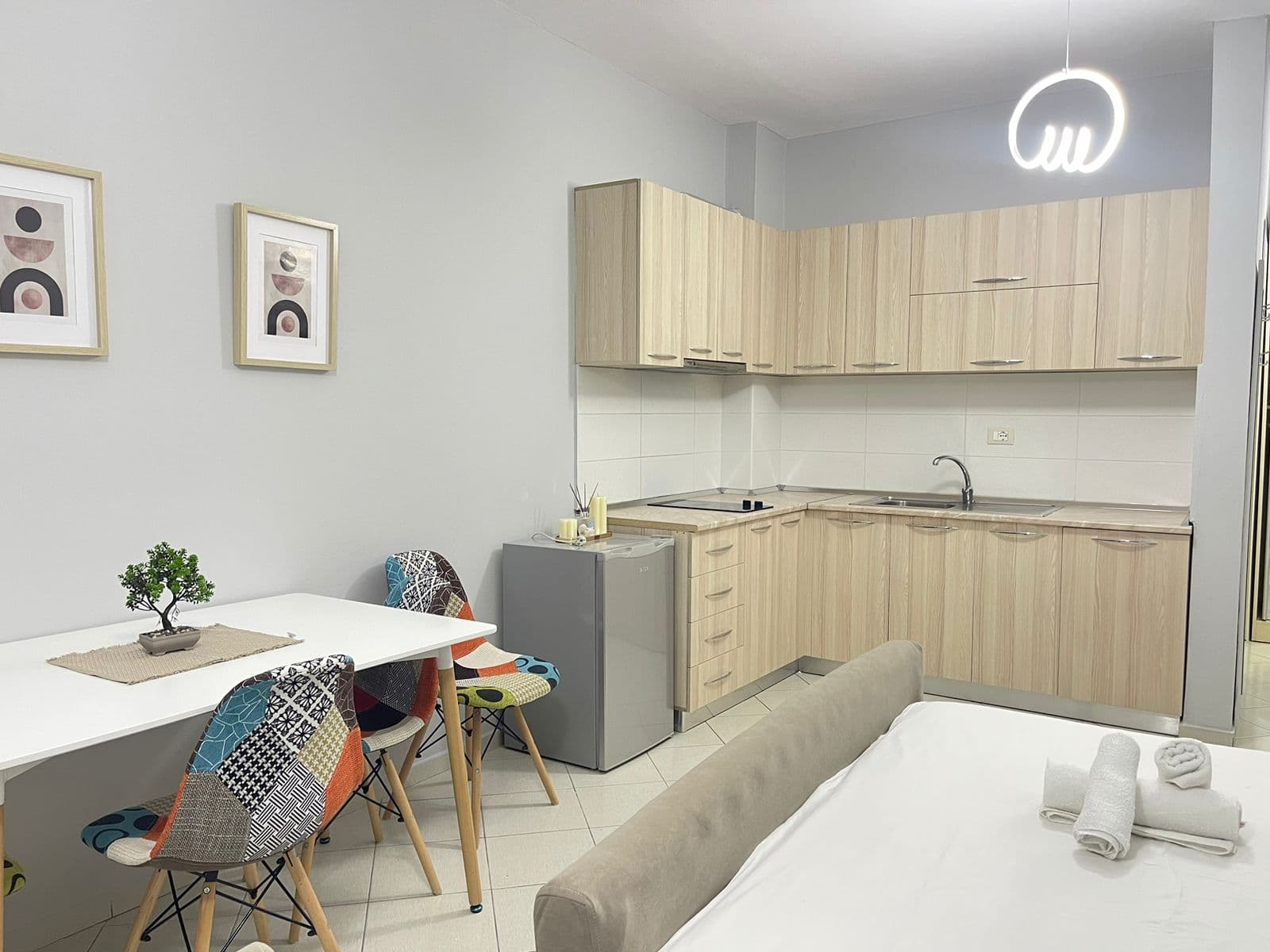STUDIO ME QERA AFATGJATË – KALAJA,VLORE 2