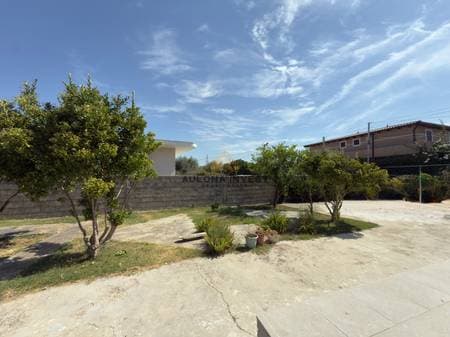 TWO-STOREY HOUSE FOR SALE IN OLD 4