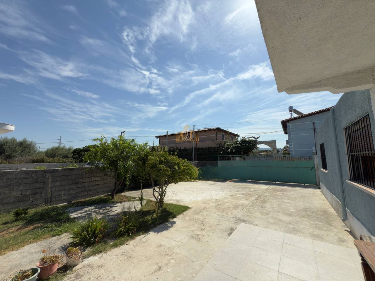 PRIVATE HOUSE FOR SALE NEAR OLD BEACH Plazhi i 4