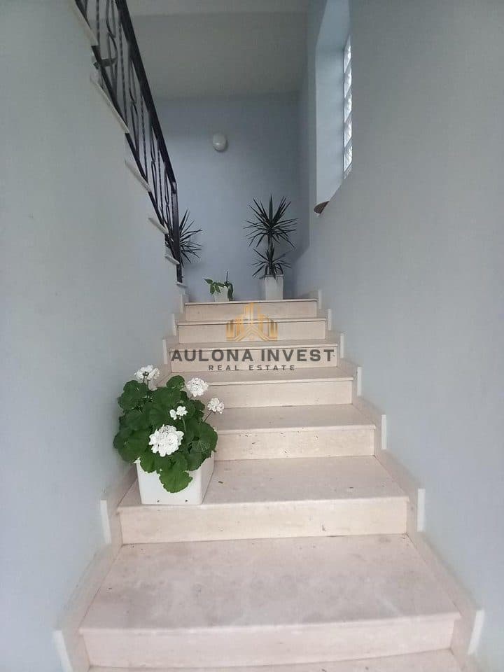 LONG-TERM RENTAL OF THE 3RD FLOOR OF A PRIVATE HOUSE IN 2
