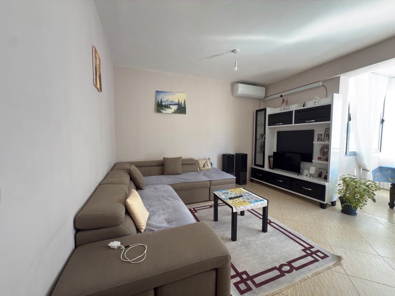 APARTAMENT 2+1 ME QERA AFATGJATE – ISH KOMBINATI, VLORË.