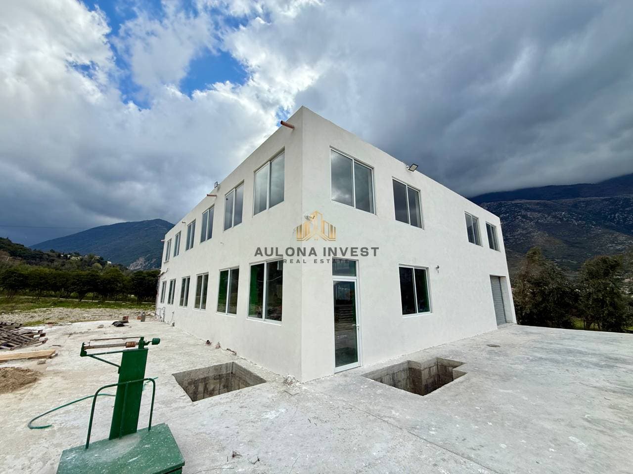 BUSINESS PREMISES FOR SALE OR RENT 4