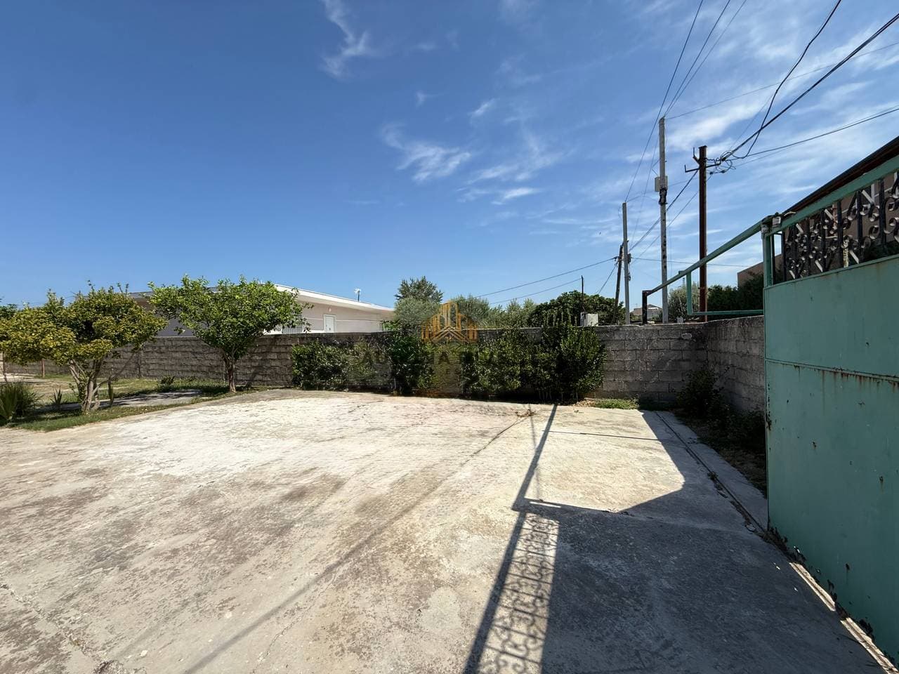 PRIVATE HOUSE FOR SALE NEAR OLD BEACH Plazhi i 2