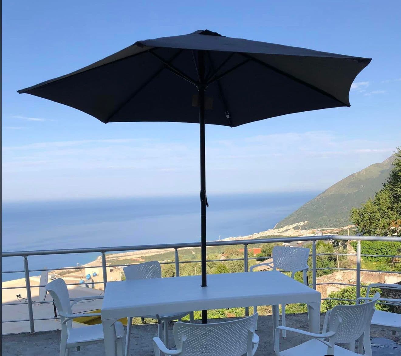 🌊 VILË DY-KATËSHE NË PALASË – PANORAMË E PAKRAHASUESHME MBI DET 3