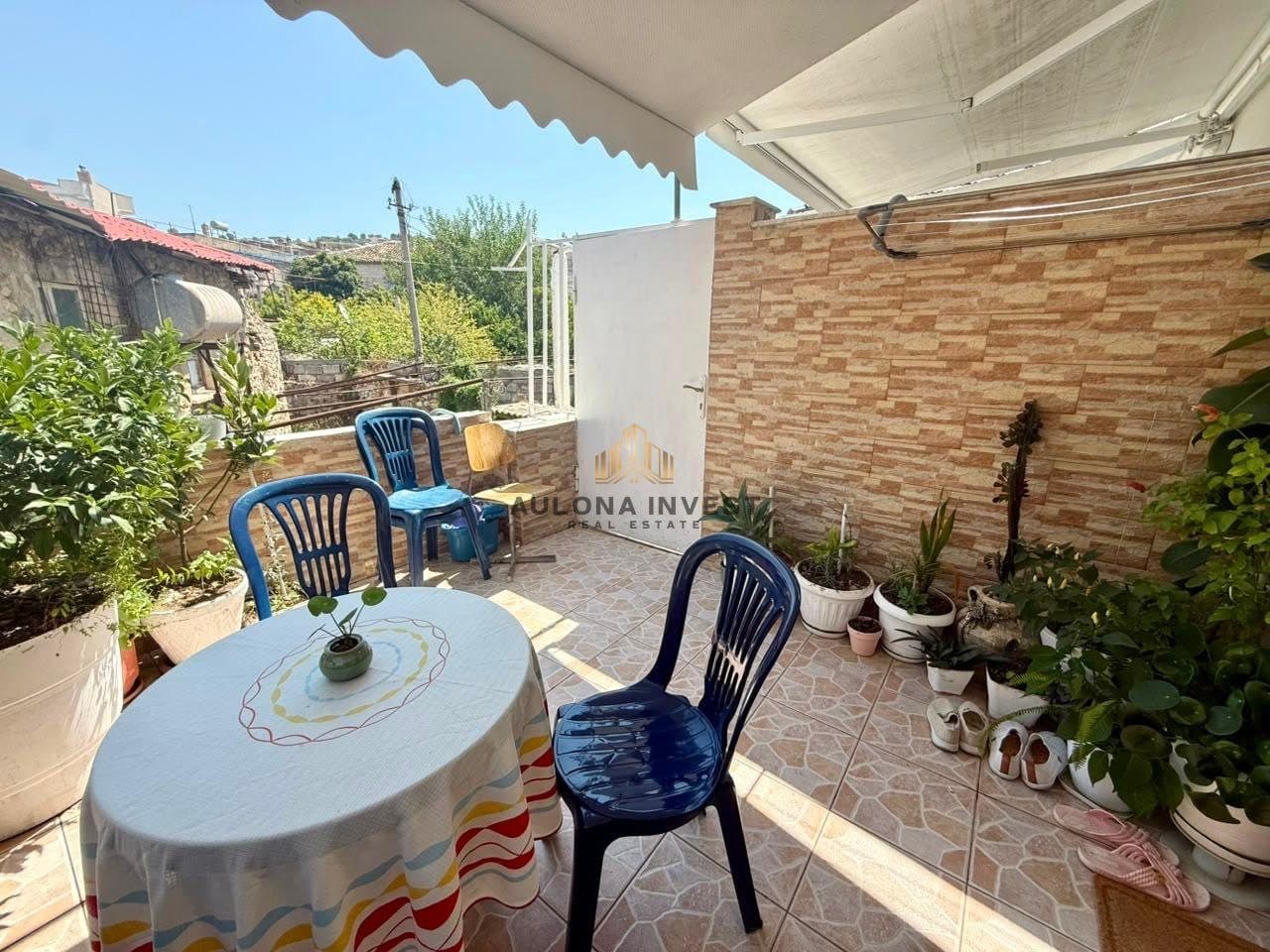 APARTMENT 2+1 FOR SALE IN THE HISTORIC AREA OF VLORE. 2