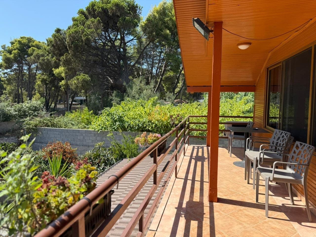 VILE DRURI IN KATESHE FOR RENT OCTOBER-MAY Plazhi i 4