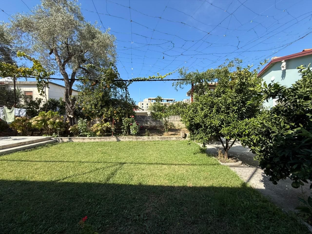 🏠 JEPET SHTEPI 1+1 ME QIRA AFATGJATE – VLORË.