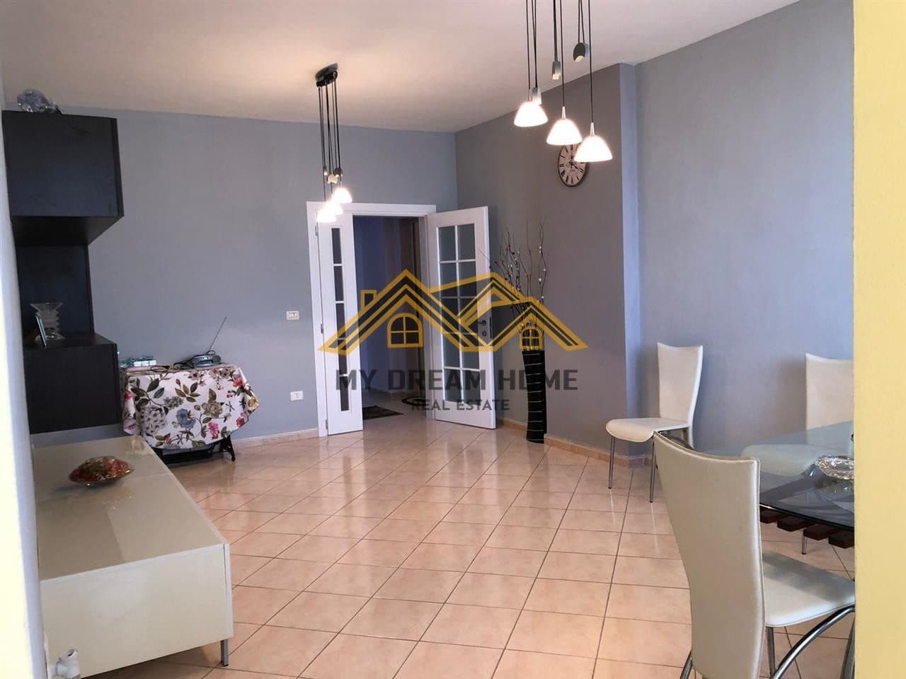 SHITET APARTAMENT 2+1+2 QENDER DURRESIT 3