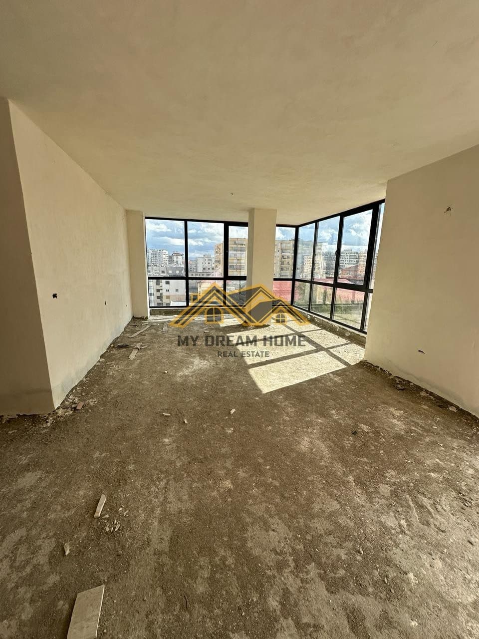 SHITET APARTAMENT 2+1+2 NE QENDER DURRES!