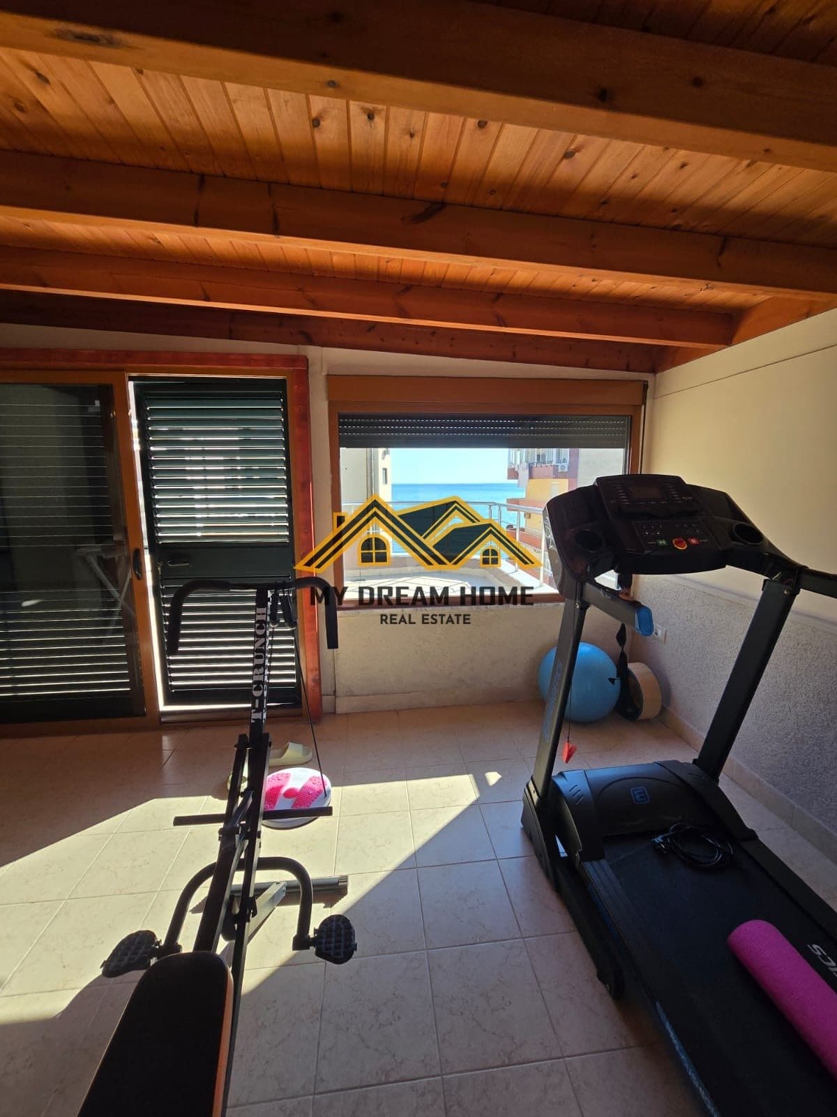 PENTHOUSE 3+1+2 +DEPO+VERANDE, ME PAMJE DETI, NE VOLLGA DURRES, PER QIRA!