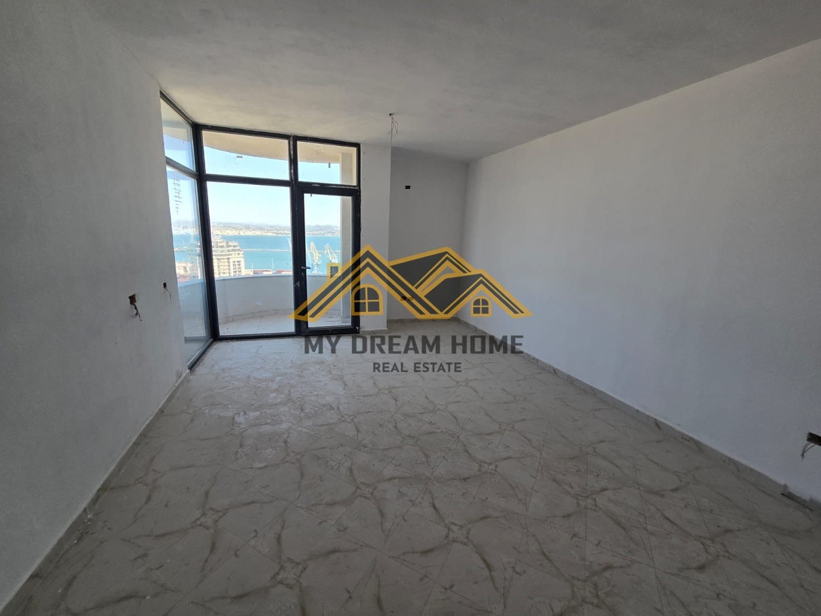 Apartament 2+1+2+2 Ballkone per Shitje ne Vollga,Durres Pamje e Plote nga Deti 4