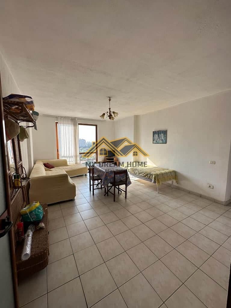 SHITET APARTAMENT 1+1 PLAZH DURRES