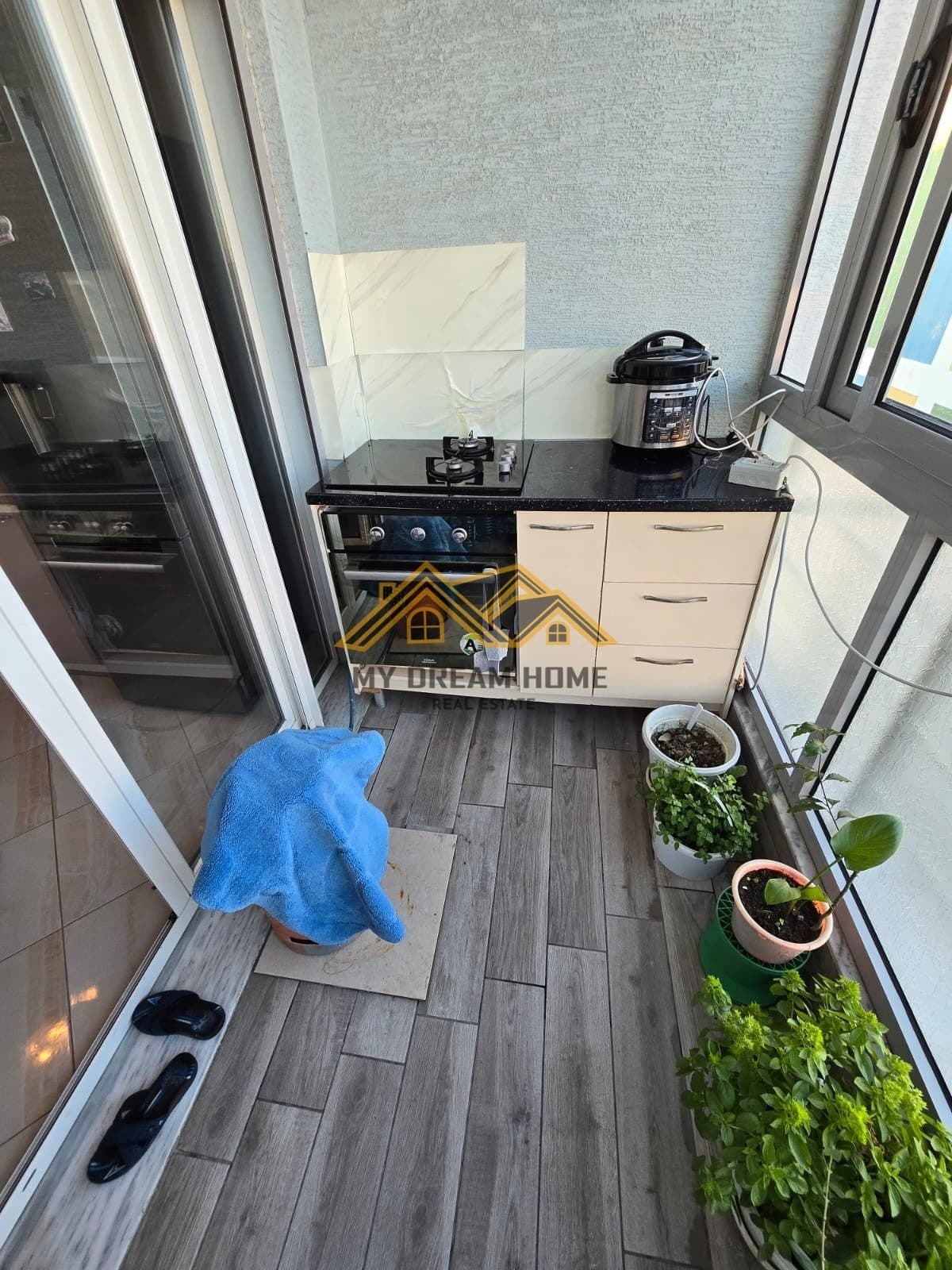 SHITET APARTAMENT 2+1 QENDER DURRES 2