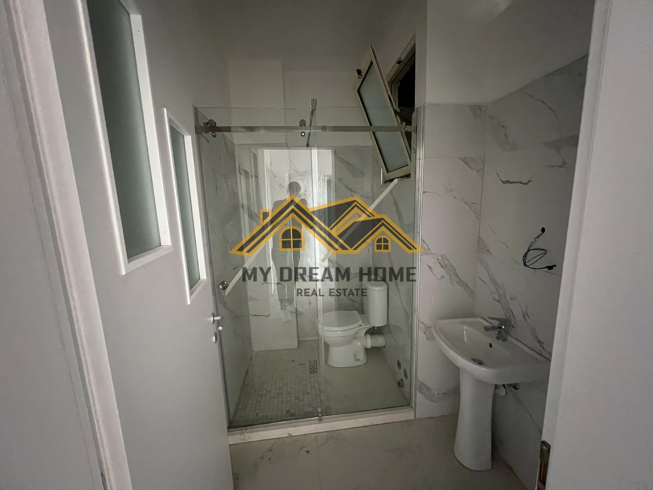 APARTAMENT 2+1+2 PER SHITJE TEK KAZAZI QENDER DURRES! 2
