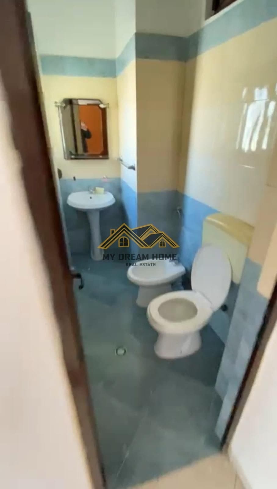 SHITET APARTAMENT 2+1+2 ISH RAJONI DURRES! 2