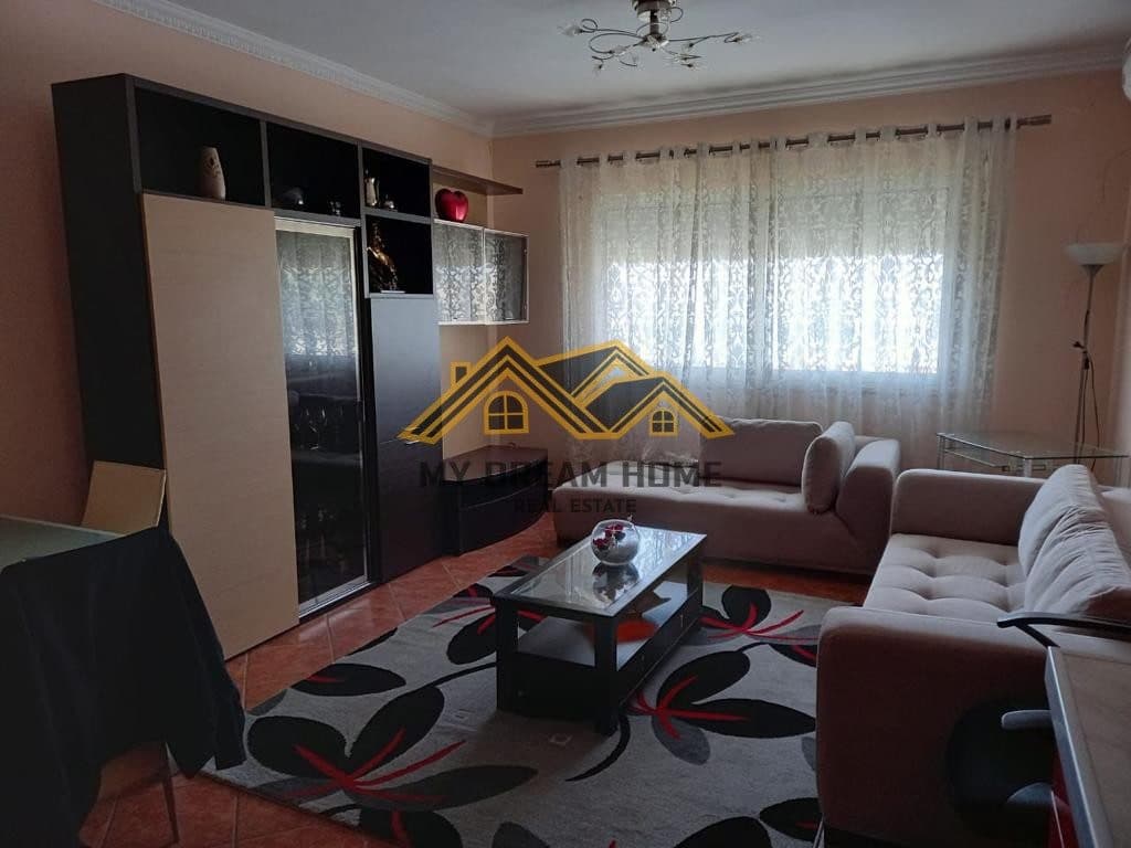 Shitet Apartament Ne Qender Te Durresit 4