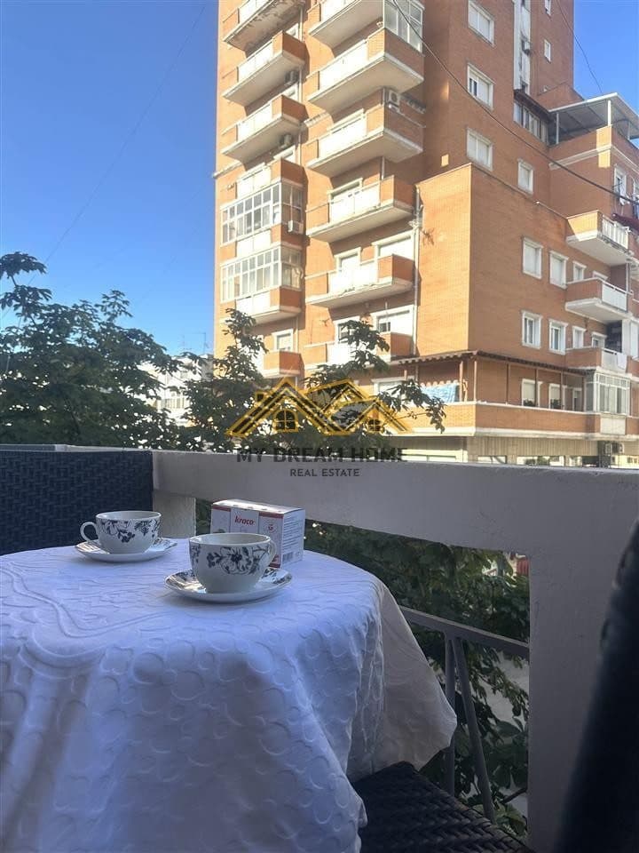 Jepet me Qera Apartamenti 2+1 Muzeumit