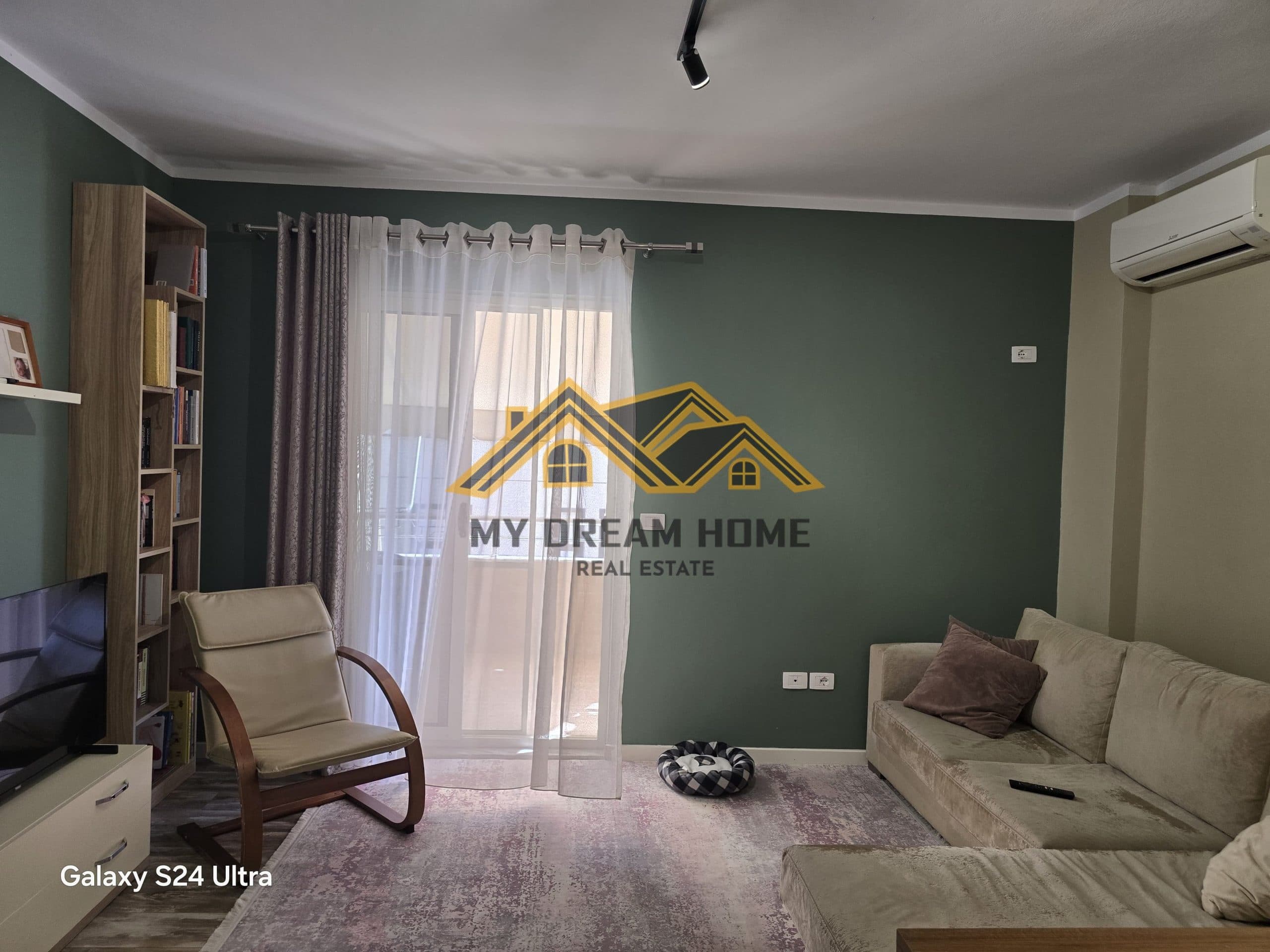 Shitet Apartament 1+1 në Plazh, 10 Metra nga Deti ! 2